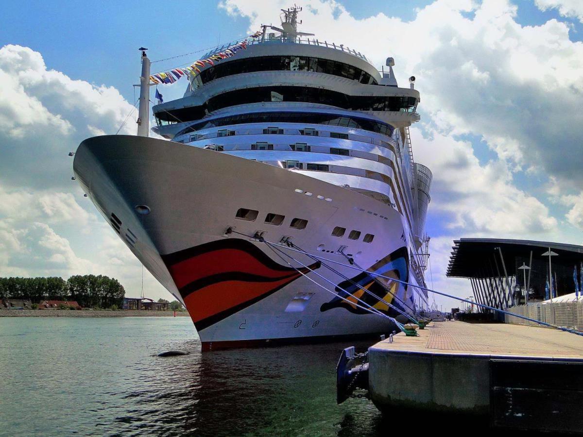 Schiller, Wenige Schritte Zum Strand Rostock Exterior foto